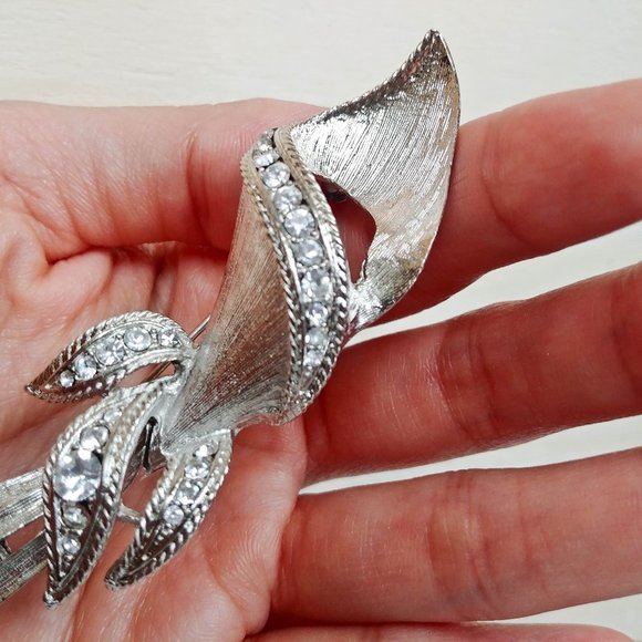 70s Vintage Calla Lily Metal Brooch - Picture 5 of 5
